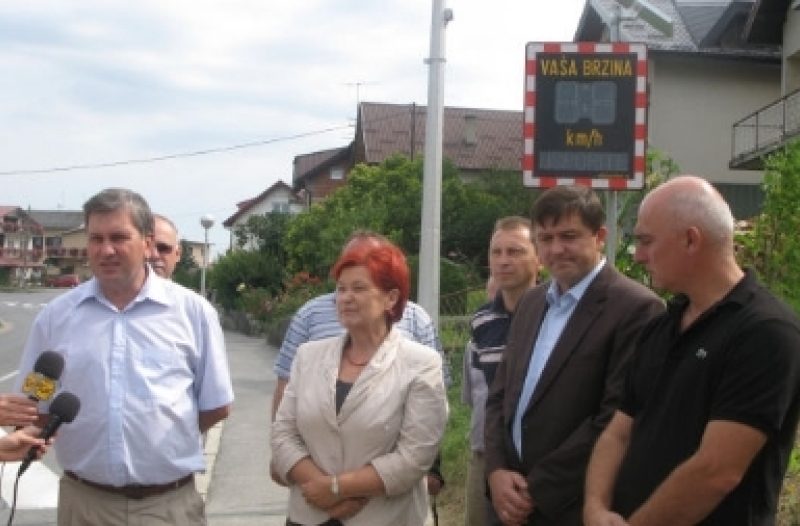 Zabok - zabok.org - Predstavljeni pokazivači brzine na prometnicama u blizini škole