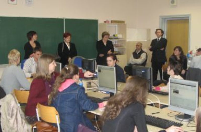 Zabok - zabok.org - Uručene potvrde polaznicima IT tečajeva u okviru projekta Unlimited
